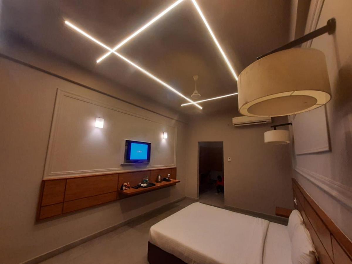 Max Hotels Αλλαχαμπάντ Εξωτερικό φωτογραφία