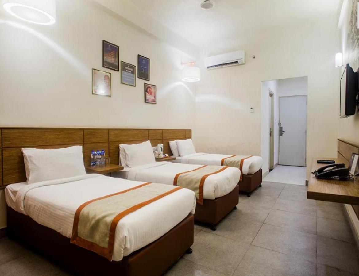 Max Hotels Αλλαχαμπάντ Εξωτερικό φωτογραφία