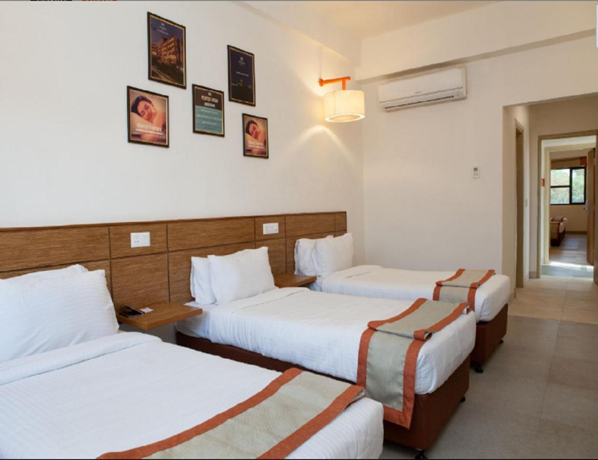 Max Hotels Αλλαχαμπάντ Εξωτερικό φωτογραφία
