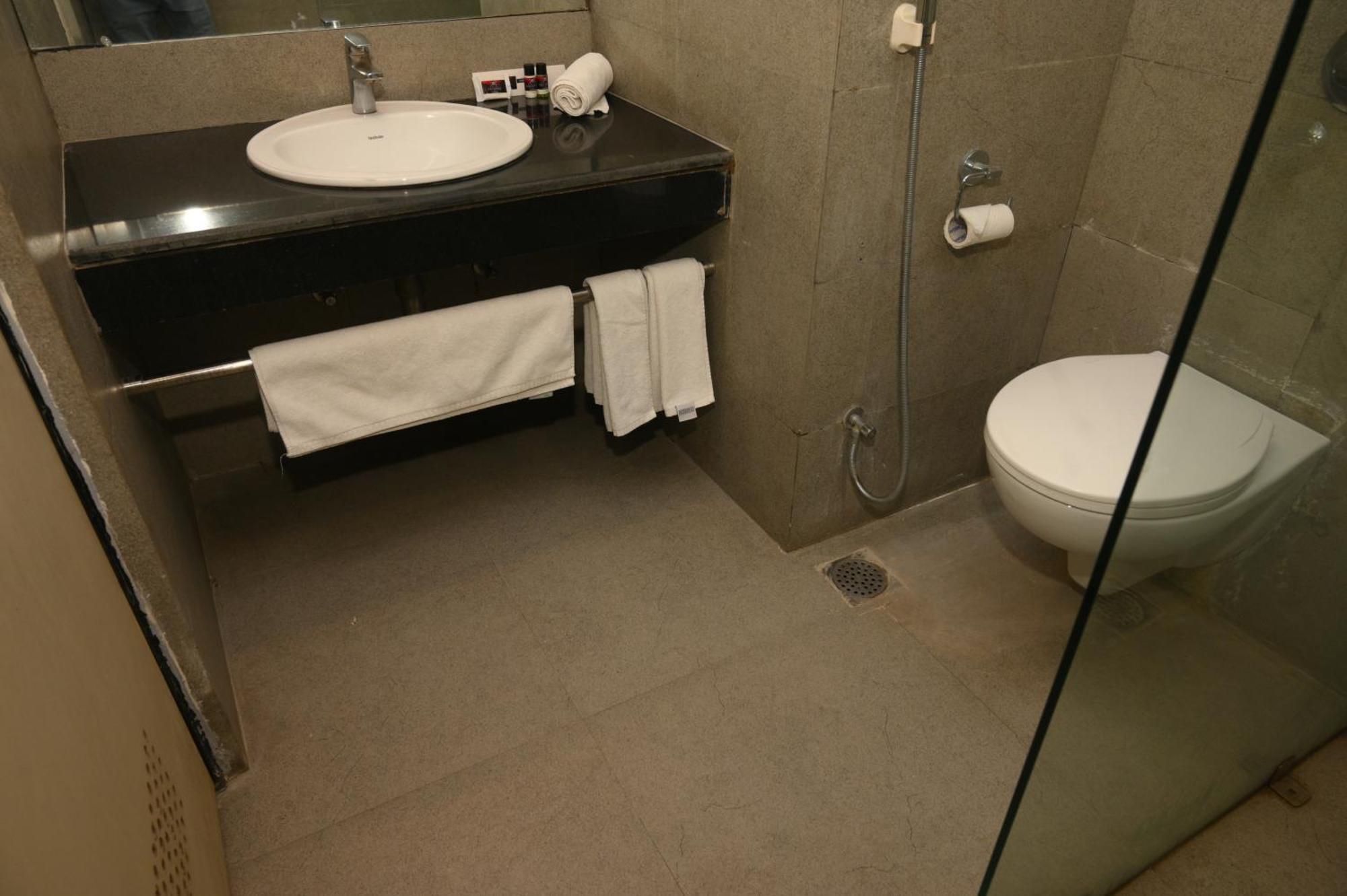 Max Hotels Αλλαχαμπάντ Εξωτερικό φωτογραφία