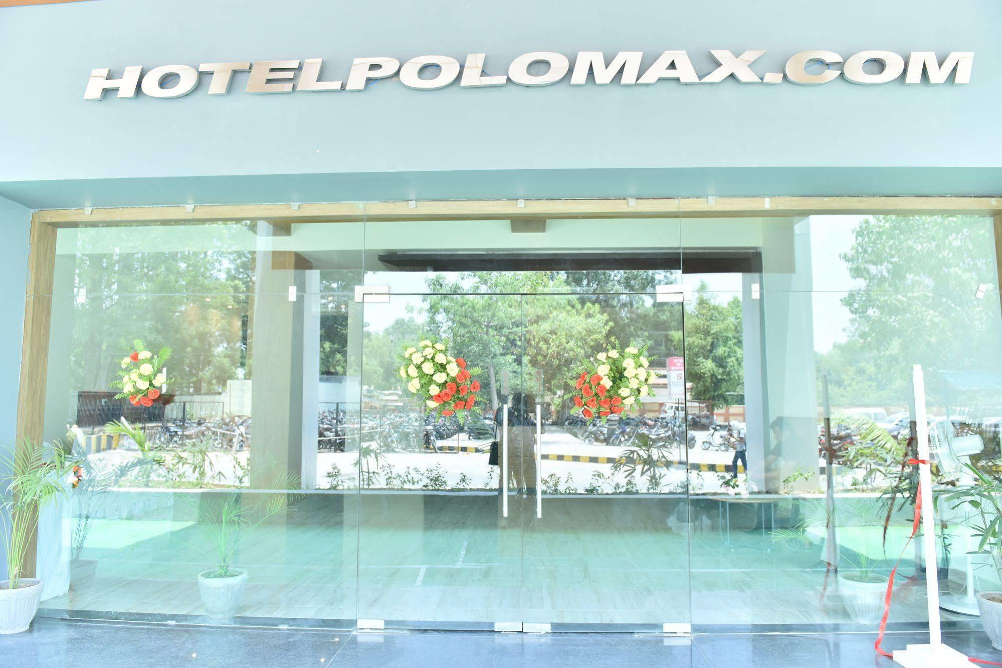 Max Hotels Αλλαχαμπάντ Εξωτερικό φωτογραφία